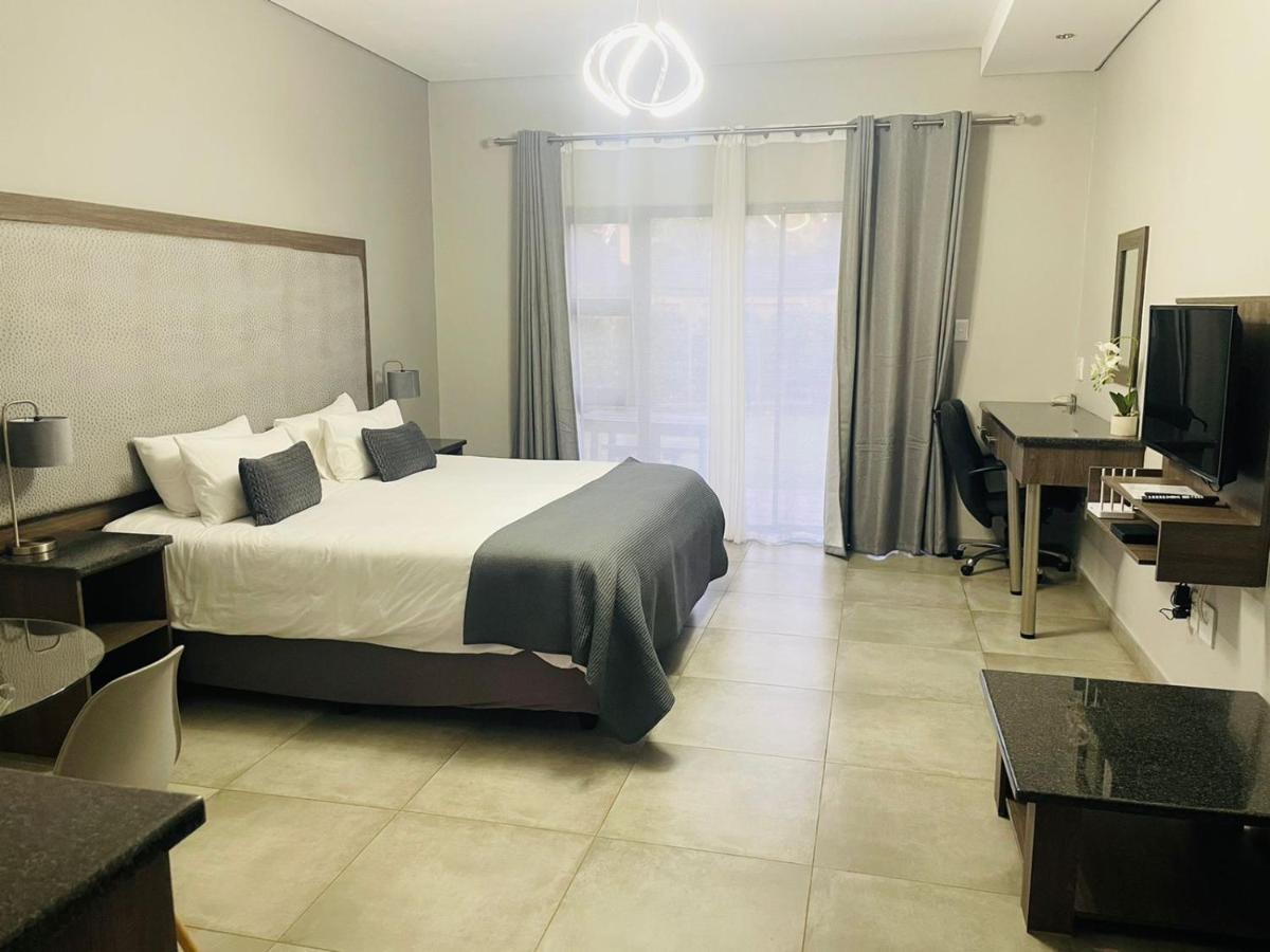 Manor Hills Guest Lodge Rustenburg Zewnętrze zdjęcie