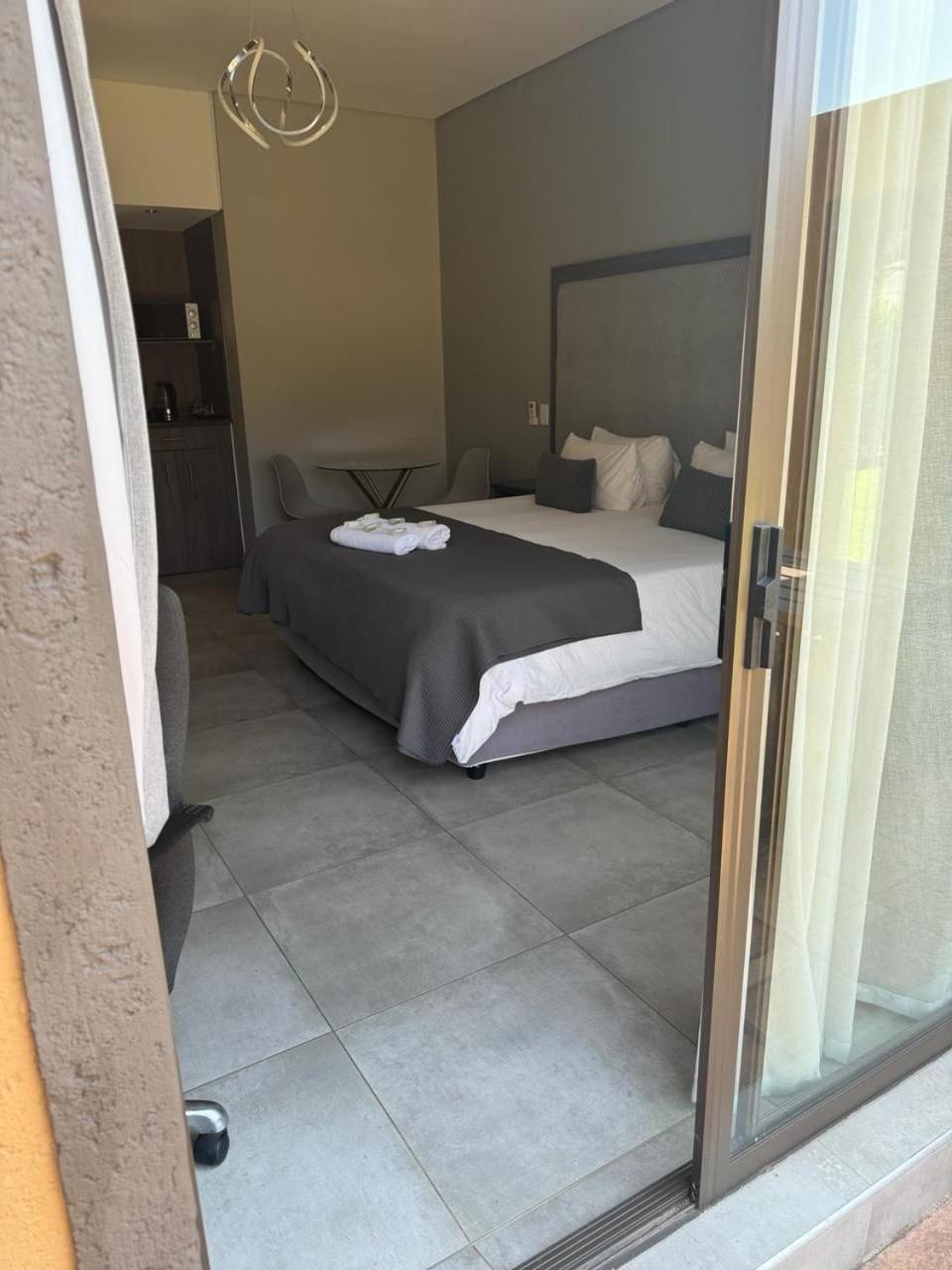 Manor Hills Guest Lodge Rustenburg Zewnętrze zdjęcie